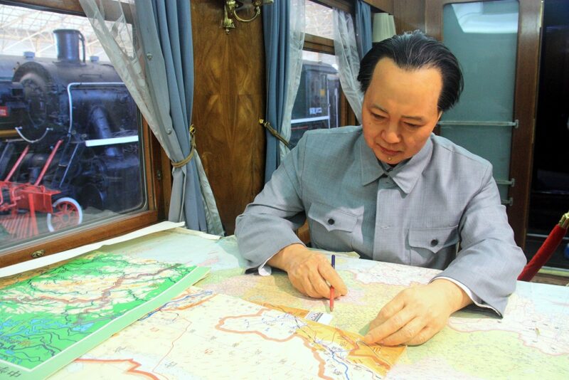 Mao Zedong in seinem Wagon: Ohne den "Grossen Vorsitzenden" geht es auch im Eisenbahn-Museum nicht...